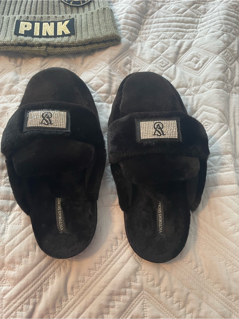 Bundle Victoria's Secret Black Plush Slide Slippers with Logo Tag And Hat